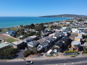 Peninsula Escape 100m to water